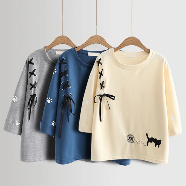 Cute cat embroidery T-shirt YV40312